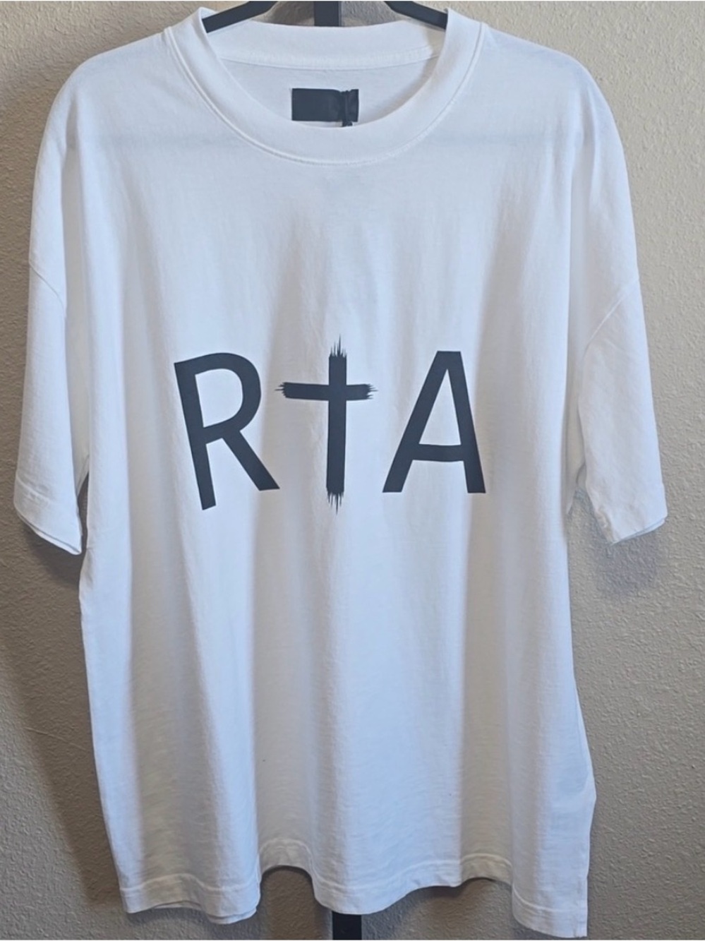 NWT Men’s RtA Liam Logo Tee - Picture 4 of 11